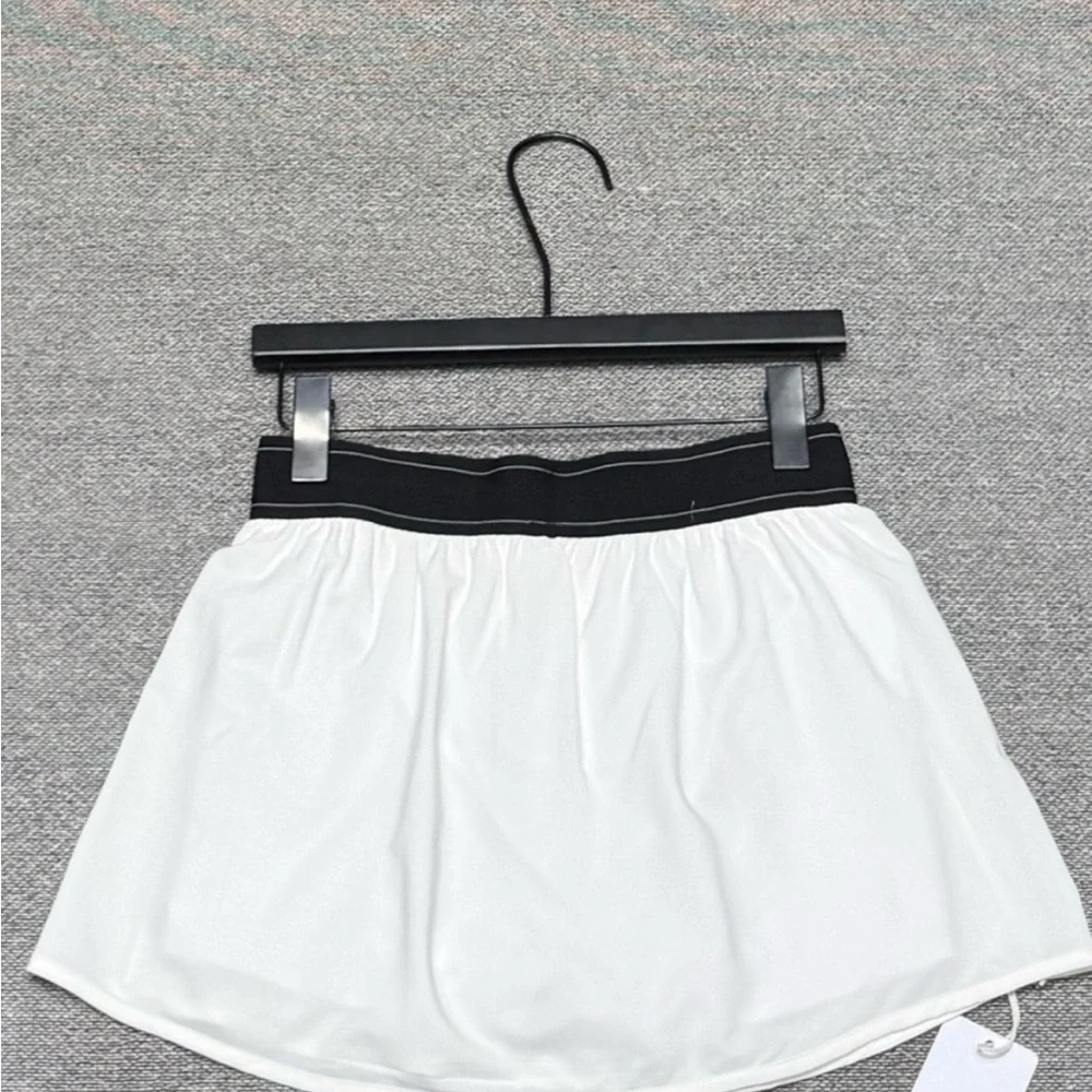 ALO Yoga lightweight white